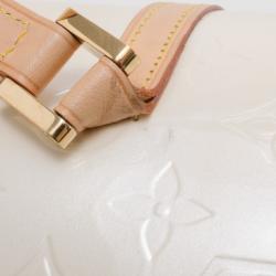 مملوكة مسبقًا Louis Vuitton Cream Vernis Monogram Bedford Satchel