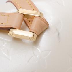 مملوكة مسبقًا Louis Vuitton Cream Vernis Monogram Bedford Satchel