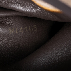 مملوكة مسبقًا حقيبة لوي فيتون كيبوسينز جلد وفرو استراخان ديون رمادي فاتح BB