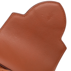 مملوكة مسبقًا Louis Vuitton Tan Ostrich Leather Capucines PM Bag