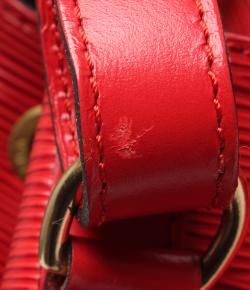 مملوكة مسبقًا Louis Vuitton Red Epi Leather Neo Bucket Bag