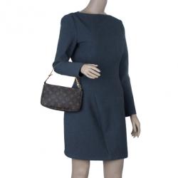 مملوكة مسبقًا Louis Vuitton Monogram Canvas Pochette Accessoires