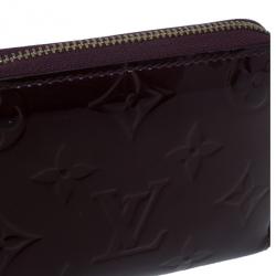 مملوكة مسبقًا Louis Vuitton Amarante Monogram Vernis Zippy Coin Purse