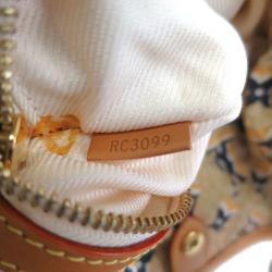 مملوكة مسبقًا Louis Vuitton Monogram Cruise Beige Nylon Ulles Shoulder Bag MM