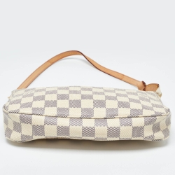 مملوكة مسبقًا Louis Vuitton White Damier Azur Canvas Pochette Accessoires Bag