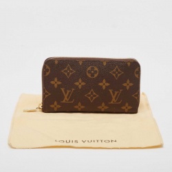مملوكة مسبقًا Louis Vuitton Monogram Canvas Zippy Compact Wallet