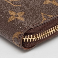 مملوكة مسبقًا Louis Vuitton Monogram Canvas Zippy Compact Wallet