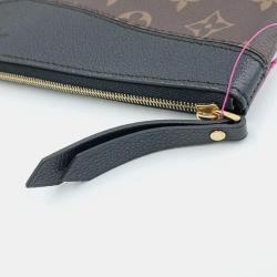 مملوكة مسبقًا Louis Vuitton Black Monogram Canvas Daily Clutch Bag