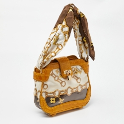 مملوكة مسبقًا Louis Vuitton Mustard Alligator and Coated Fabric Monogram Charms Linda Scarf Bag