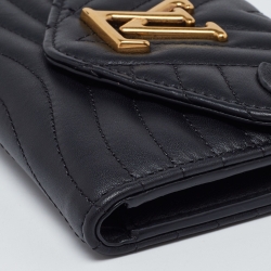 مملوكة مسبقًا Louis Vuitton Black Leather New Wave Compact Wallet