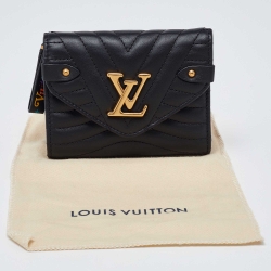 مملوكة مسبقًا Louis Vuitton Black Leather New Wave Compact Wallet