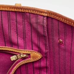 مملوكة مسبقًا حقيبة لوي فيتون نيفرفول كانفاس مونوغرامي  MM