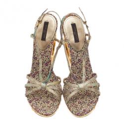 مملوكة مسبقًا Louis Vuitton Silver Satin Feerique Morganne Wedge Sandals Size 38.5