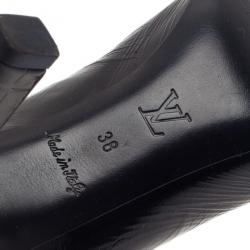 مملوكة مسبقًا Louis Vuitton Black Patent Fleur Pumps Size 38