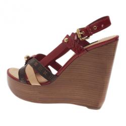 Pre Owned صندل لوي فيتون جلد أحمر لامع مونوغرامي نعل روكي وحزام للكاحل مقاس 38.5