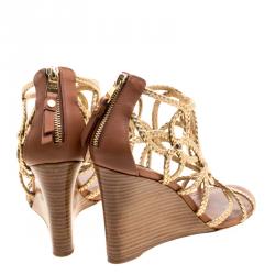 مملوكة مسبقًا Louis Vuitton Metallic Gold Braided Leather Wedge Sandals Size 39