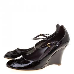 مملوكة مسبقًا حذاء روكي كعب عالي لوي فيتون حزام كاحل ومقدمة مفتوحة فرنية مونوغرامي عنابي مقاس 39