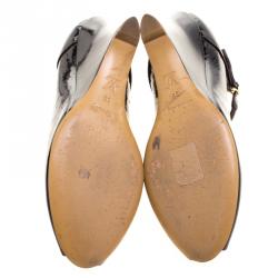 مملوكة مسبقًا حذاء روكي كعب عالي لوي فيتون حزام كاحل ومقدمة مفتوحة فرنية مونوغرامي عنابي مقاس 39