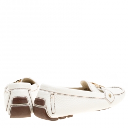 مملوكة مسبقًا Louis Vuitton Off White Leather Oxford Loafers Size 38.5