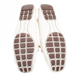 مملوكة مسبقًا Louis Vuitton Off White Leather Oxford Loafers Size 38.5