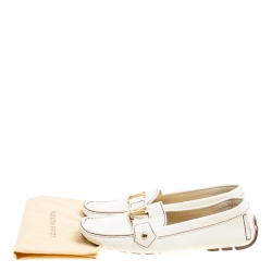 مملوكة مسبقًا Louis Vuitton Off White Leather Oxford Loafers Size 38.5