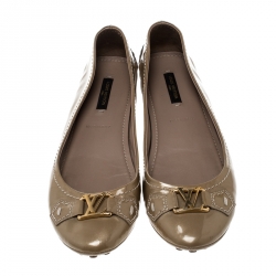 مملوكة مسبقًا Louis Vuitton Beige Patent Leather Oxford Ballet Flats Size 38