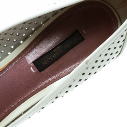 Pre Owned حذاء كعب عالي لوي فيتون كعب عريض مقدمة مدببة إبزيم جلد مخرم أبيض مقاس 39.5