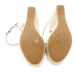 مملوكة مسبقًا صندل إسبادريل لوي فيتون جلد وردي فاتح بحزام للكاحل كعب روكي مقاس 40