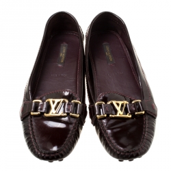 Pre Owned حذاء لوفرز أوكسفورد لوي فيتون جلد لامع أحمر داكن مقاس 38.5