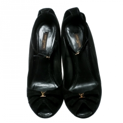 مملوكة مسبقًا Louis Vuitton Black Suede Leather Bow Peep Toe Ankle Strap Wedge Sandals Size 38.5