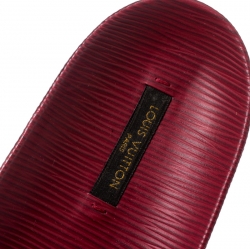مملوكة مسبقًا Louis Vuitton Burgundy Epi Leather Marina Buckle Detail Flat Slides Size 40