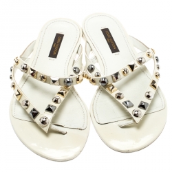 مملوكة مسبقًا Louis Vuitton White Patent Leather Studded Thong Sandals Size 36.5