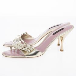 مملوكة مسبقًا Louis Vuitton Gold Leather Strappy Mules Size 38.5