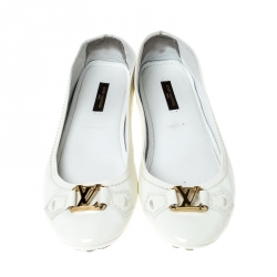 Pre Owned حذاء باليرينا فلات لوي فيتون جلد لامع أبيض مقاس 37.5
