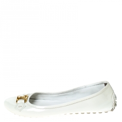 Pre Owned حذاء باليرينا فلات لوي فيتون جلد لامع أبيض مقاس 37.5