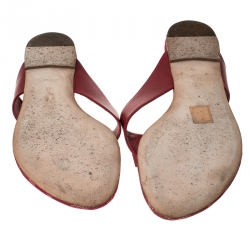 Pre Owned حذاء سلايدز لوي فيتون فلات بإصبع مكعب جلد أحمر مقاس 41