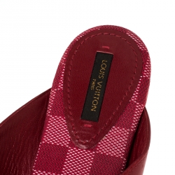 Pre Owned حذاء سلايدز لوي فيتون فلات بإصبع مكعب جلد أحمر مقاس 41