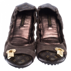 مملوكة مسبقًا Louis Vuitton Brown Monogram Canvas and Iridescent Leather Lucky Ballerina Flats Size 40