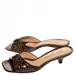 مملوكة مسبقًا صندل سلايد لوي فيتون جلد بني لامع ايبني داميه بني و بيج مقاس 37