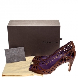 Pre Owned  حذاء كعب عالي كريستيان لوبوتان مقدمة مفتوحة جلد قصات ليزر بني مقاس 38.5