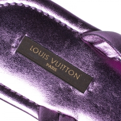 مملوكة مسبقًا Louis Vuitton Metallic Purple Leather Monogram Logo Thong Sandals Size 38.5