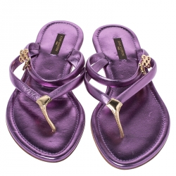 مملوكة مسبقًا Louis Vuitton Metallic Purple Leather Monogram Logo Thong Sandals Size 38.5