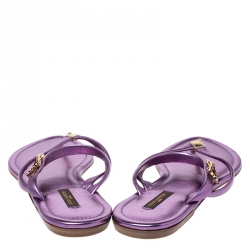 مملوكة مسبقًا Louis Vuitton Metallic Purple Leather Monogram Logo Thong Sandals Size 38.5