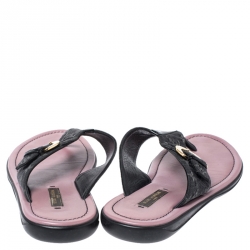 مملوكة مسبقًا Louis Vuitton Blue Denim And Patent Trim Monogram Thong Buckle Detail Sandals Size 37