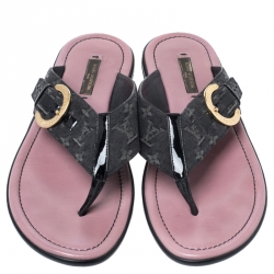 مملوكة مسبقًا Louis Vuitton Blue Denim And Patent Trim Monogram Thong Buckle Detail Sandals Size 37