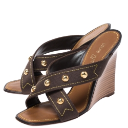 مملوكة مسبقًا Louis Vuitton Brown Canvas Studded Wedge Cross Strap Sandals Size 40