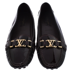 مملوكة مسبقًا حذاء لوفرز أوكسفورد لوي فيتون جلد لامع عنابي مقاس 40