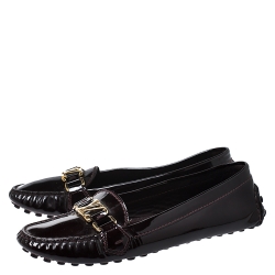 مملوكة مسبقًا حذاء لوفرز أوكسفورد لوي فيتون جلد لامع عنابي مقاس 40