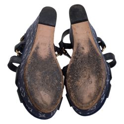مملوكة مسبقًا Louis Vuitton Blue Leather And Monogram Denim Wedge Ocean Sandals Size 39.5
