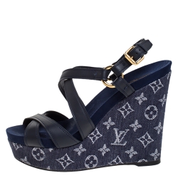 مملوكة مسبقًا Louis Vuitton Blue Leather And Monogram Denim Wedge Ocean Sandals Size 39.5